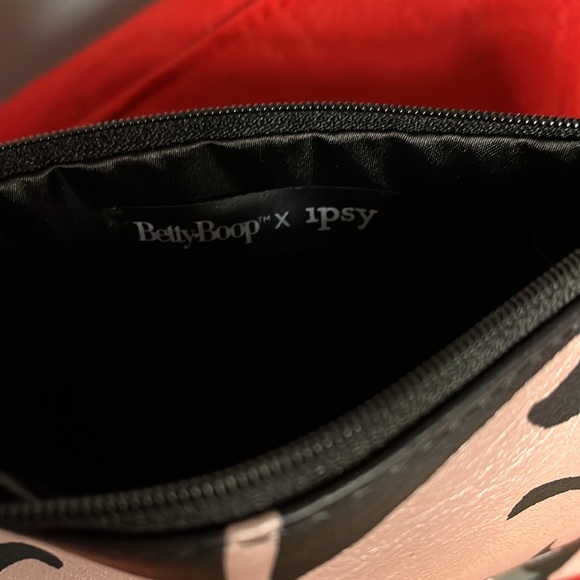 Betty Boop make up bag, multi use bag - Picture 3 of 4
